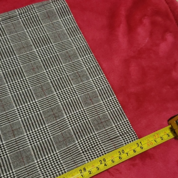 White House black market - Picture 6 of 8